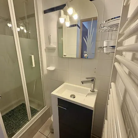 בית נופש Pavillon Familial A Deux Pas De La *