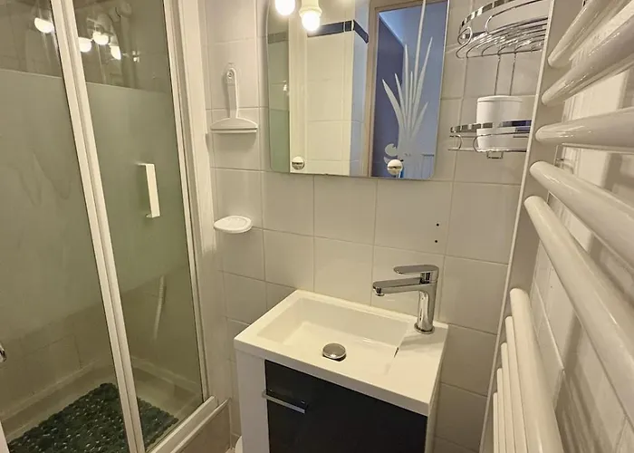 בית נופש Pavillon Familial A Deux Pas De La *